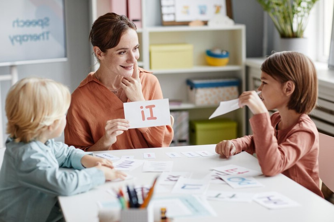 Terapia de Lenguaje y Logopedia.